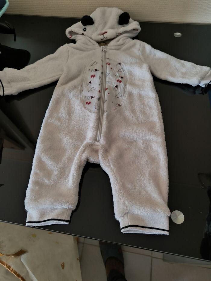 Sur pyjama bébé