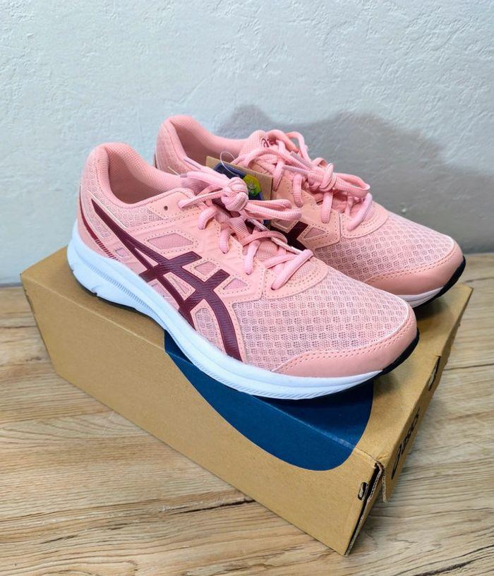 Baskets Asics jolt 3 rose et blanche pointure 39,5 neuves avec boite - photo numéro 5