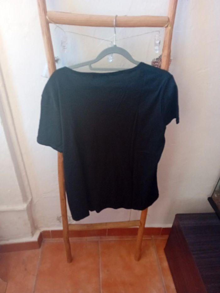 T-shirt taille taille 42/XL - photo numéro 4