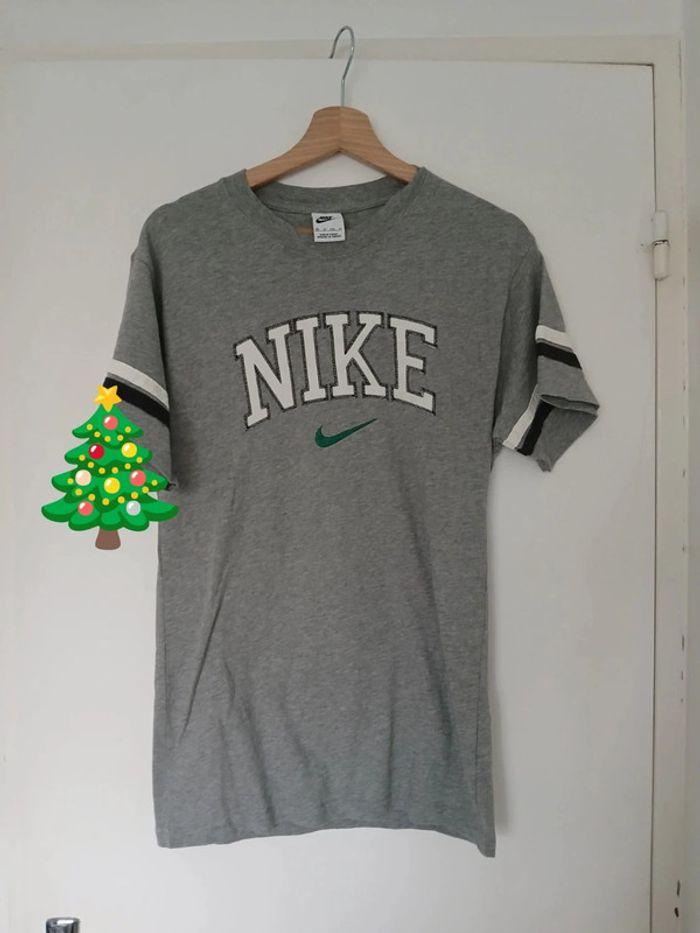 Tee shirt nike gris et vert XS - photo numéro 1