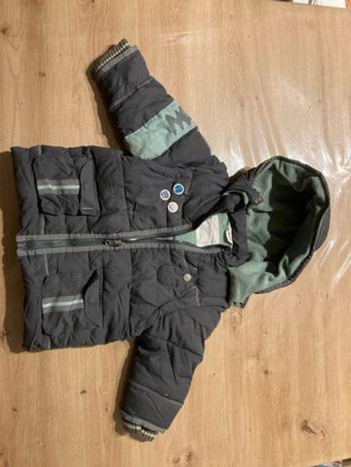 Vend blouson / doudoune gris et vert clair 24 mois - photo numéro 2