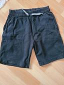 Short molletonné noir 10 ans