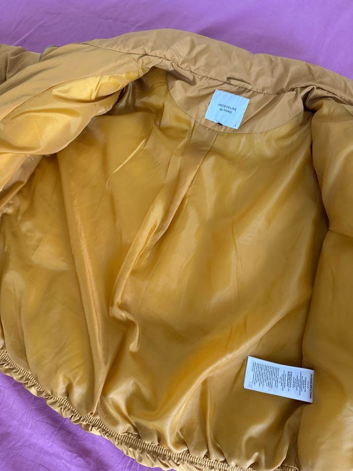 Blouson femme jaune moutarde tire sur du doré - photo numéro 5