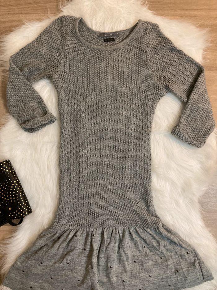 robe manches 3/4 gris et argenté foncé motif fantaisie et légèrement ajouré femme S/36 <•Bershka> - photo numéro 3