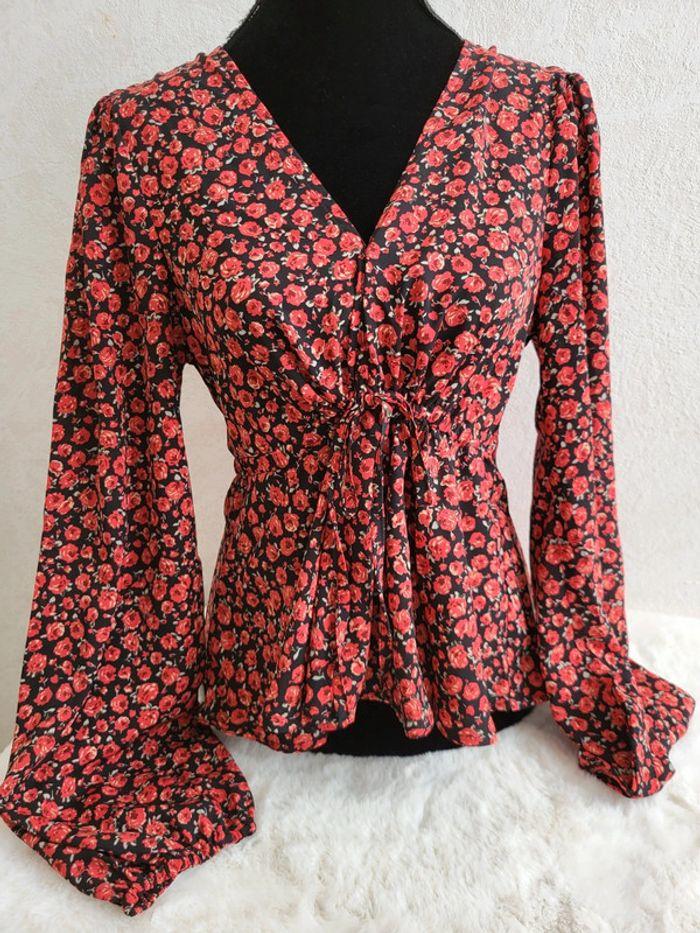 Blouse fleuri noir rouge shein taille 44 - photo numéro 2