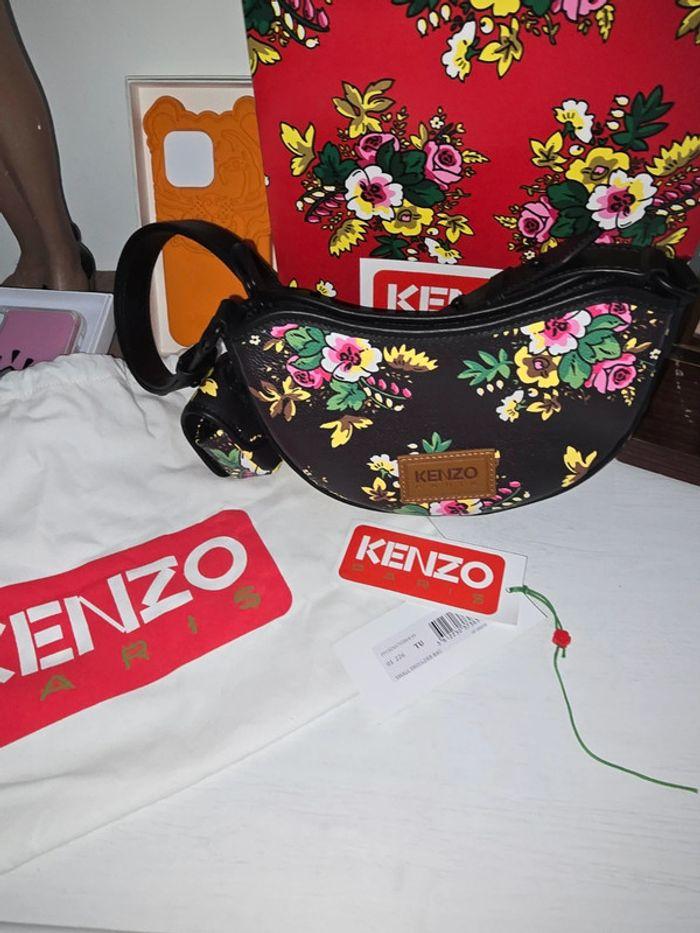 Sac en cuir Kenzo  paris avec pochette pour AirPod, jamais porté. - photo numéro 18