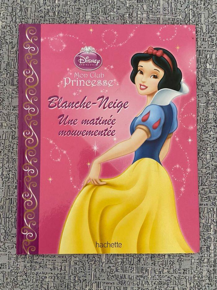 Livre Disney Blanche Neige une journée mouvementée - photo numéro 1