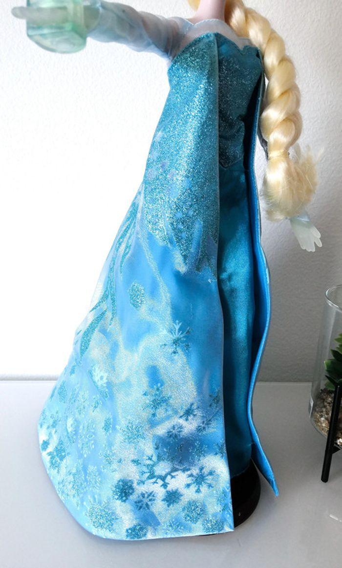 Poupée chantante Elsa Deluxe Disney NEUVE - photo numéro 13