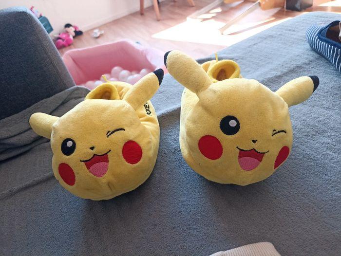 Chausson pikachu - photo numéro 1