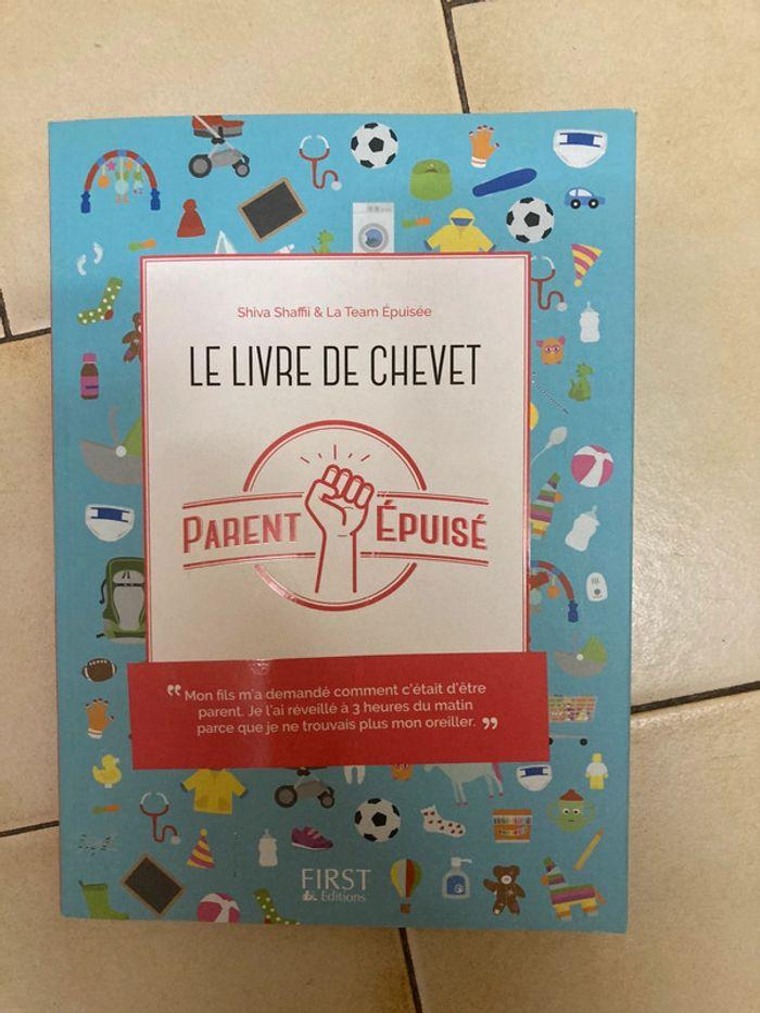 Livre Parents Épuisés - photo numéro 1