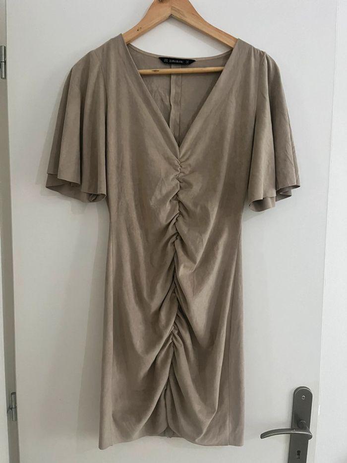 Robe suédine Zara beige - photo numéro 1