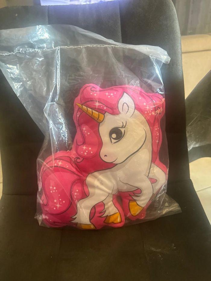 Coussin. Licorne. - photo numéro 1