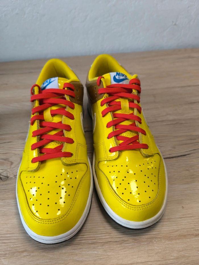 Baskets Nike dunk low spongebob pointure 39 peut porter sans boîte d'origine - photo numéro 2