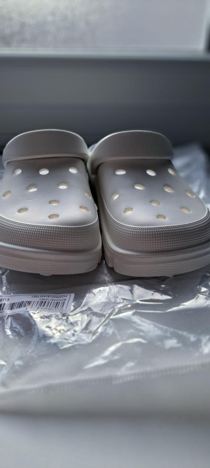 Crocs blanche neuve taille 36 37 taille très bien - photo numéro 6