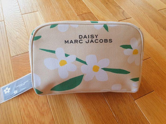 Trousse De Toilette "MARC JACOBS" en Toile Jaune Beige neuve sous blister. - photo numéro 1