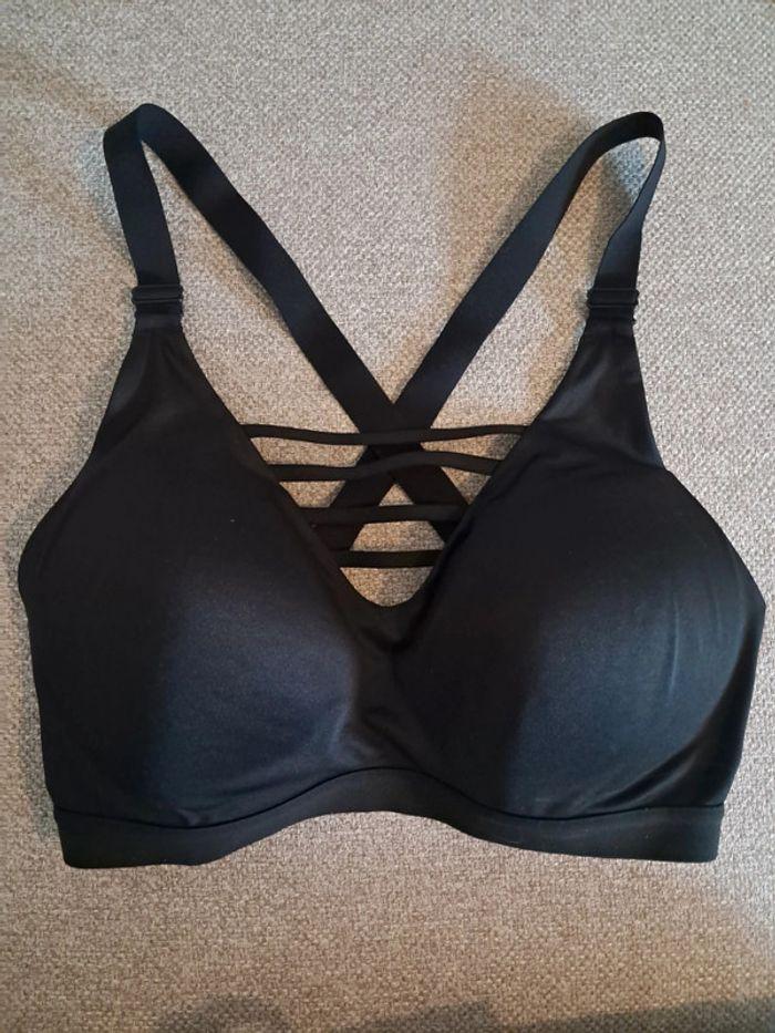 brassiere Victoria's Secret noir taille 90E - photo numéro 1