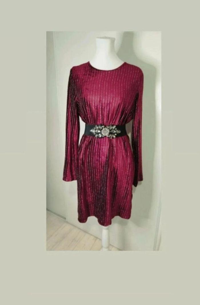 Robe en velours bordeaux a rayures argentées femme taille 38/40 , M/ L 🖤 - photo numéro 1