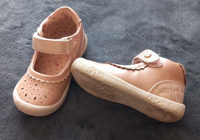 Chaussures fille taille 20