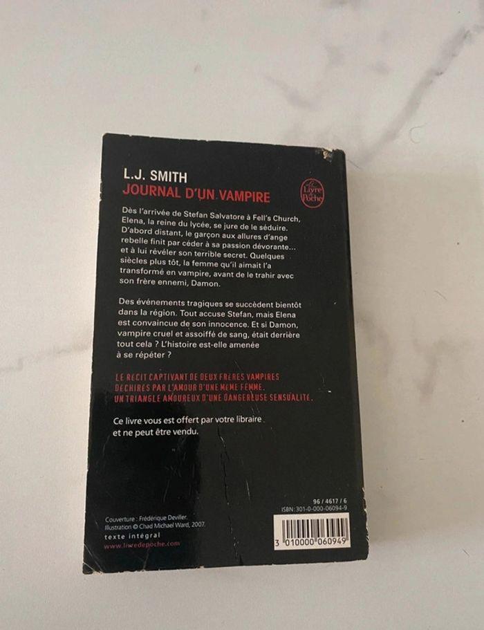 🌼 Livre journal d’un vampire - photo numéro 2