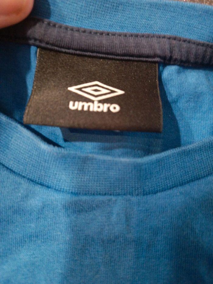 T-shirt umbro taille L - photo numéro 7