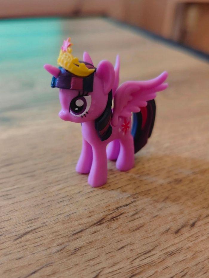 Figurine My Little Pony Twilight Sparkle couronne - photo numéro 1