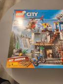 Lego caserne police city 60174