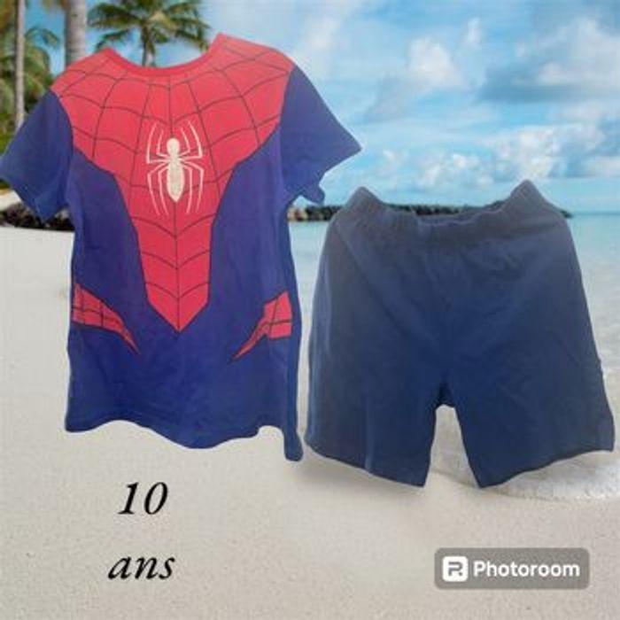 Ensemble maillot manches courtes et short spiderman bleu et rouge - photo numéro 1