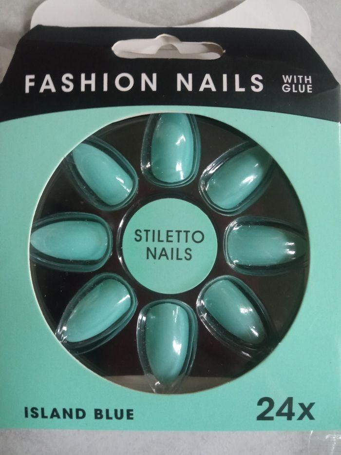 Faux ongles - photo numéro 1