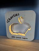 Veilleuse / lampe lapin gris en bois personnalisé