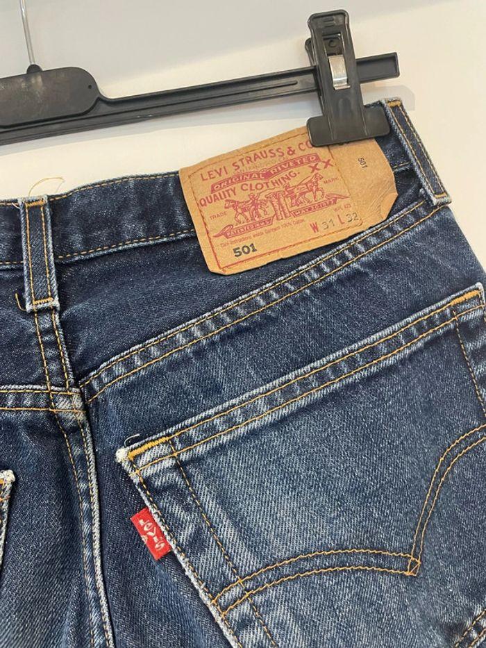 Jean homme bleu taille haute coupe droite levis taille W31 L32 soit taille 40/42 - photo numéro 4