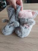 Chaussons neufs lapins 26