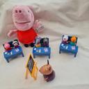 Classe d'école Peppa Pig avec personnages  et peluche