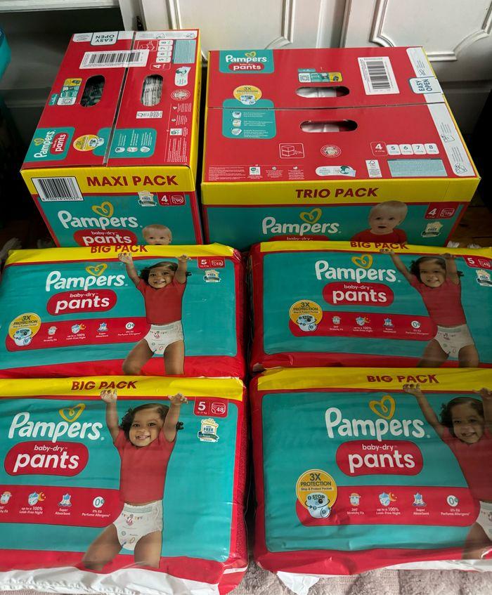 Lot de couches Pampers taille 4/5