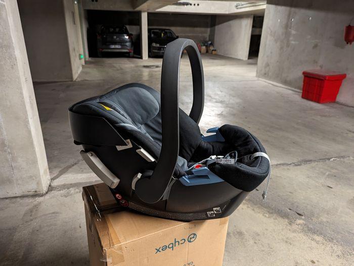 Cybex Aton 5 set complet (avec base isofix, adaptateurs poussette Gold et habillage de pluie) - photo numéro 2