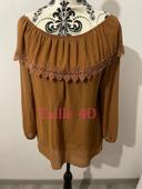 Blouse à manches longues épaule élastique avec dentelle marron camel en voile doublé taille 40