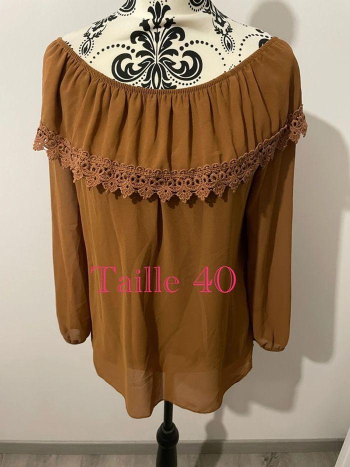 Blouse à manches longues épaule élastique avec dentelle marron camel en voile doublé taille 40 - photo numéro 1