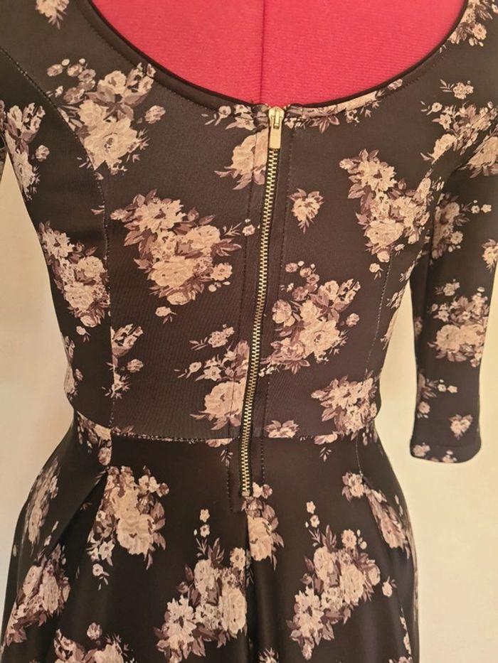 Robe noire fleuri vintage S - photo numéro 7