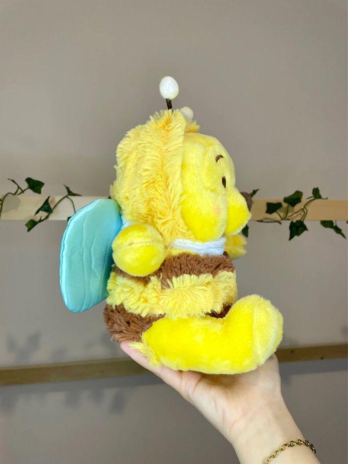 Peluche Disney Winnie l’ourson déguisé en abeille 🐝 - photo numéro 3