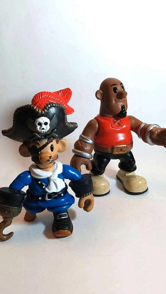 2  figurines  Vintage Keenway jouets  pirate  island - photo numéro 1