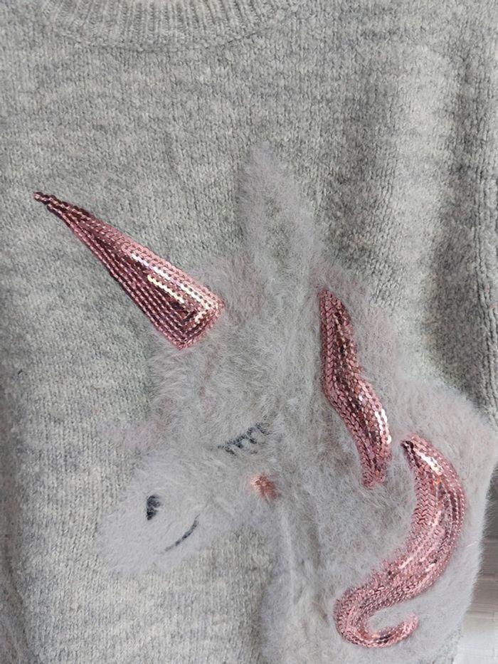 Pull licorne Primark 2 / 3 ans - photo numéro 2