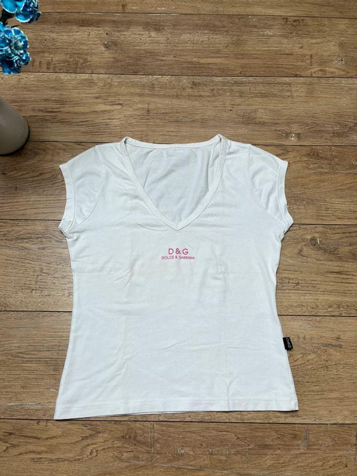 T-shirt dolce Gabanna blanc, avec écriture rose moulant, taille 36/38 - photo numéro 2