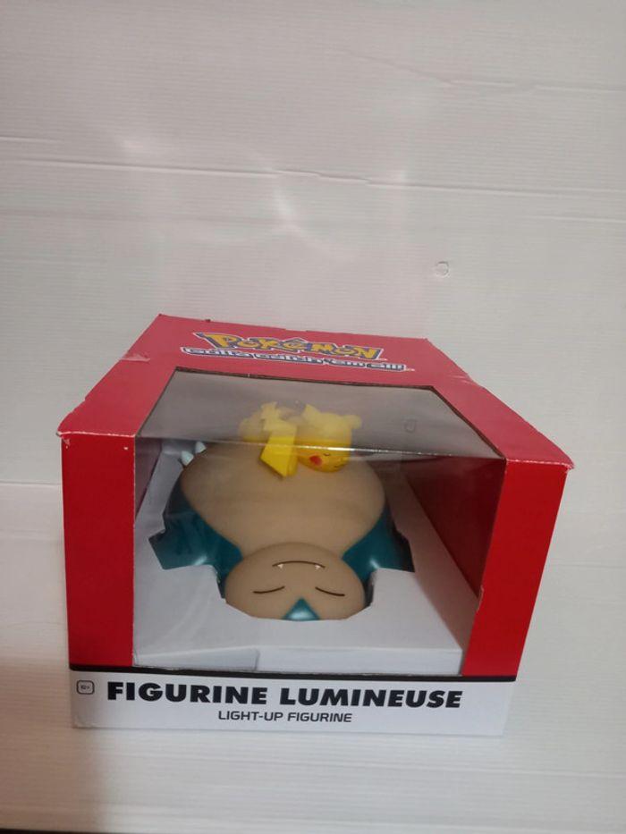 Figurine pikachu et ronflex lumineux - photo numéro 1