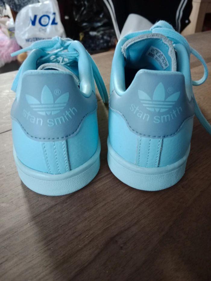 Basket Adidas édition limité bleu glacé fille 35 - photo numéro 9