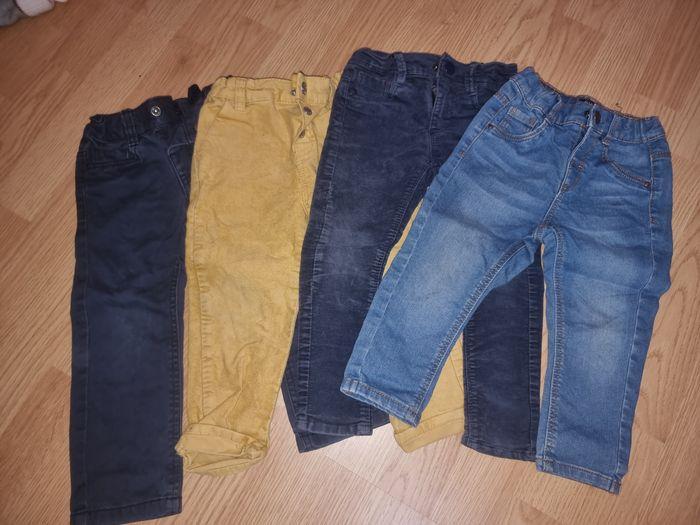 Lot jeans 24 mois. - photo numéro 1