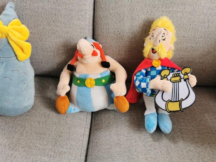 Lot de 5 peluches Asterix et Obelix idefix menhir assurancetourix - photo numéro 3