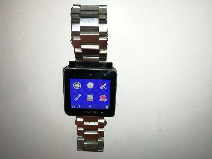 SmartWatch Sony (SW2) avec bracelet métal - photo numéro 3