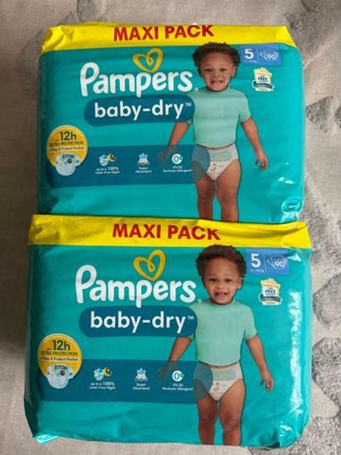 2 paquets de couches Pampers taille 5