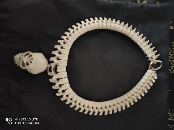 Collier tête de mort - photo numéro 1