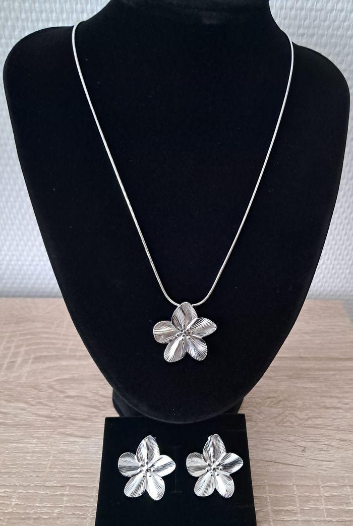 Ensemble collier boucles d'oreilles fleur - photo numéro 2