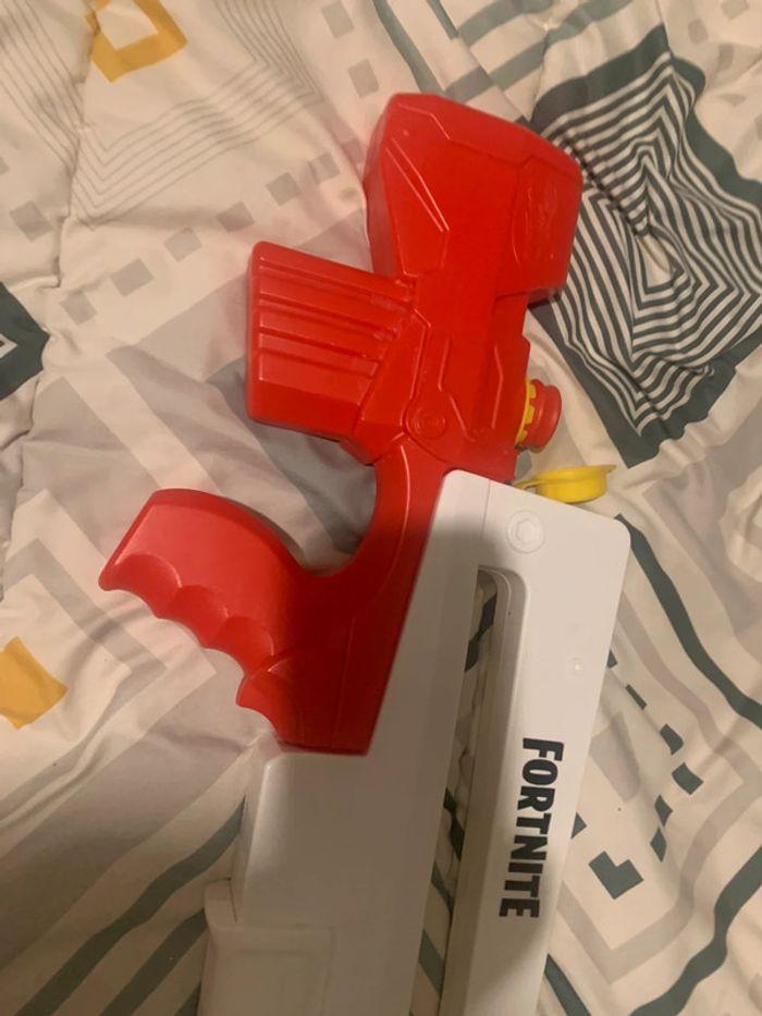 Hasbro NERF Pistolet à eau Super Soaker Fortnite burst AR - photo numéro 4